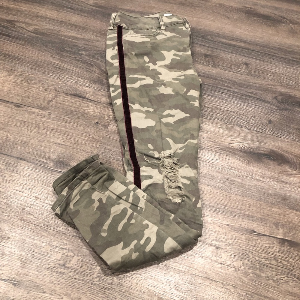 Trendy Camo Distressed Jeggings SO